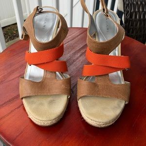Tahari Brown & Tangerine Orange Waverly Wedge Sandals 9.5M